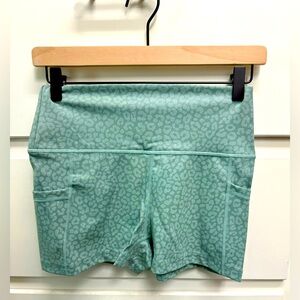 NWOT Constantly Varied Gear 2.5 inch shorts